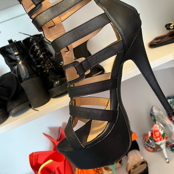 Bloody Shoes - Picture 2 of 5